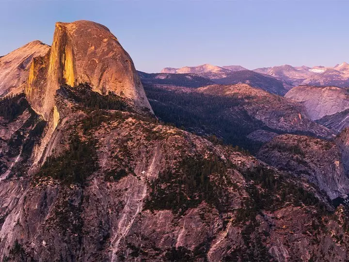 Panoraamanäkymä Yosemiten kansallispuistosta